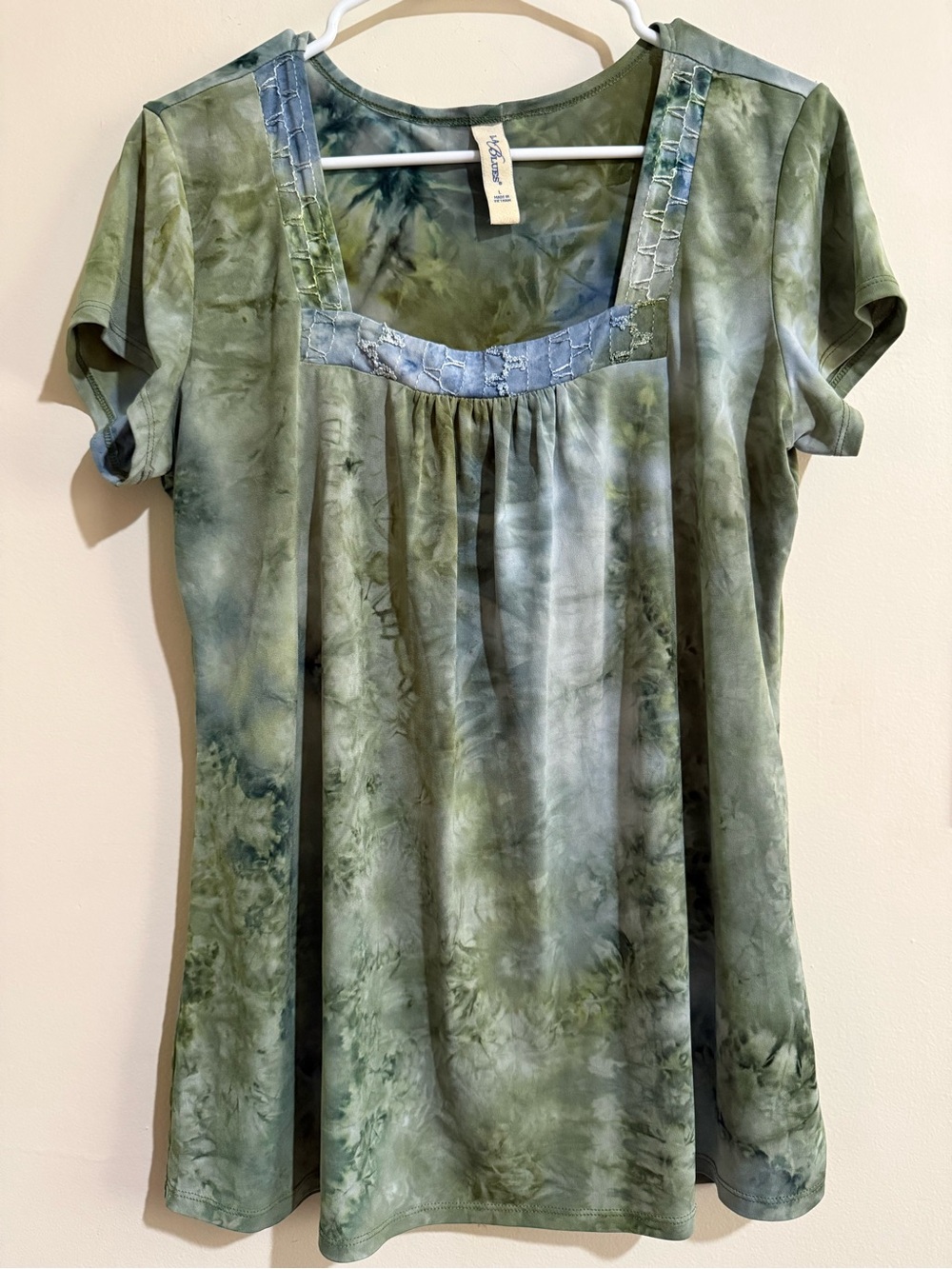 L.A. Blues Green Tie-Dye Short Sleeve Scoop Neck Top